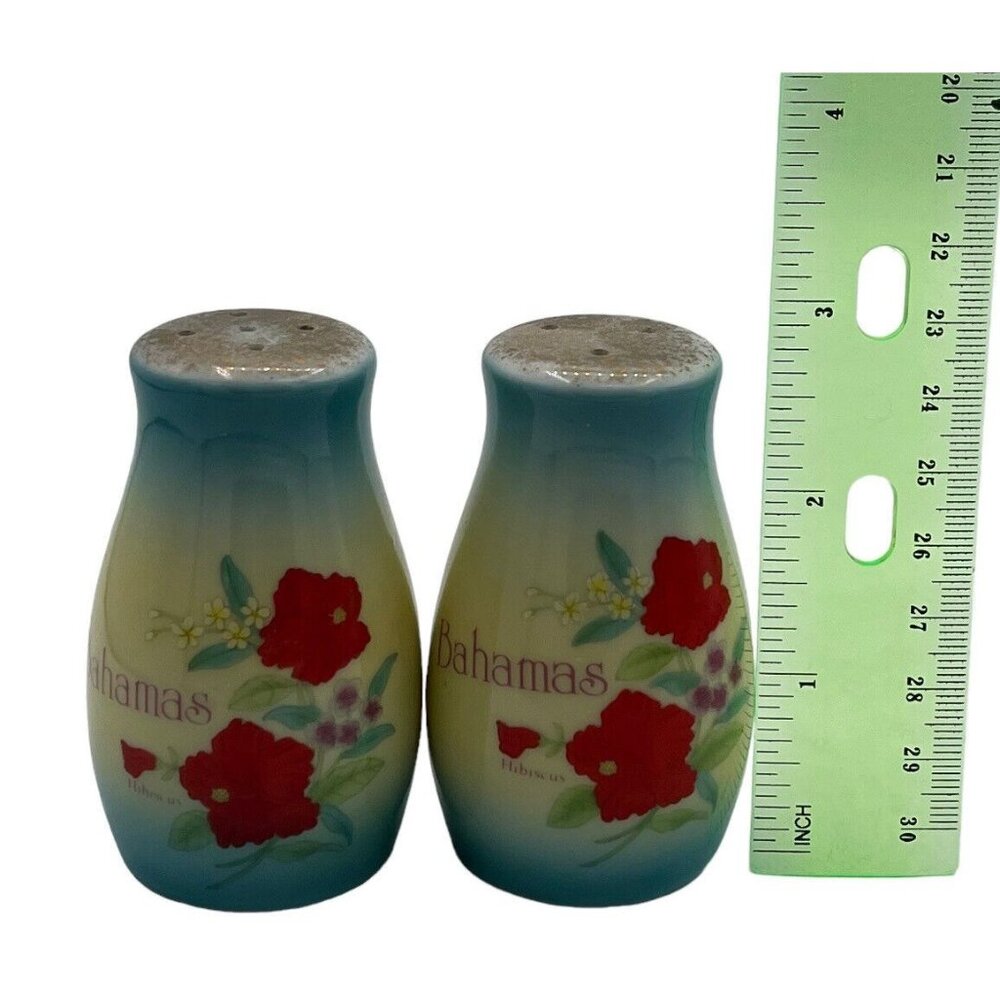 Vintage Salt & Pepper Shaker Set Bahamas Red Hibiscus Floral Souvenir - Picture 8 of 8